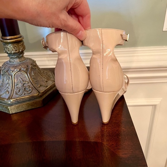 GUC Kate Spade Ronia Blush Nude Patent Leather Wedge Heel Sandals Size 8 - Picture 5 of 6
